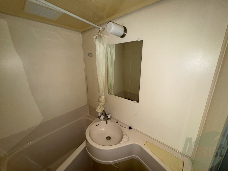 洗面設備　こちらに洗面台があります。朝の洗顔はこちらで。