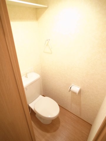 トイレ　お手洗い上部のストッカーがとーーーっても便利。