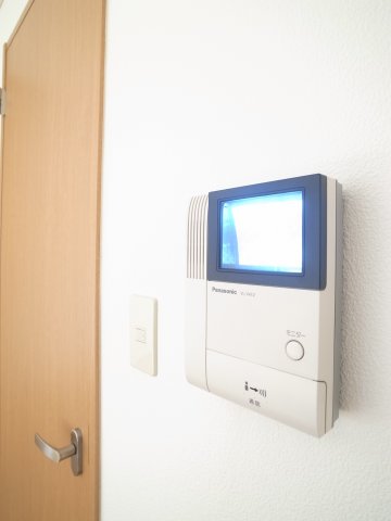 セキュリティ　TVモニターフォンで来客のチェック。