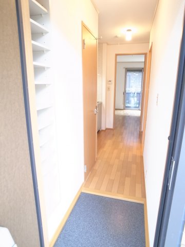 玄関　さぁ、新生活のスタートです。