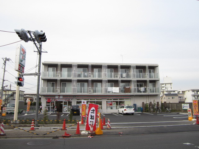 コンビニ　セブンイレブン練馬高野台4丁目店（コンビニ）まで1m