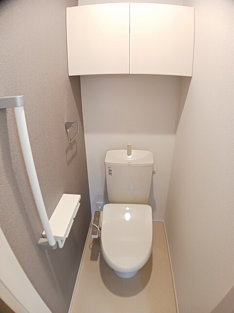 トイレ　温水洗浄便座