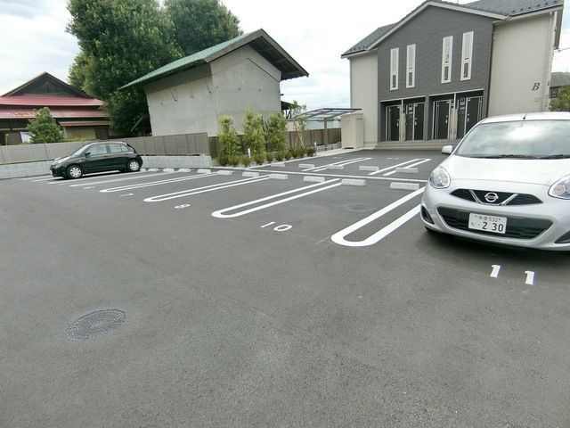 駐車場　☆敷地内駐車場