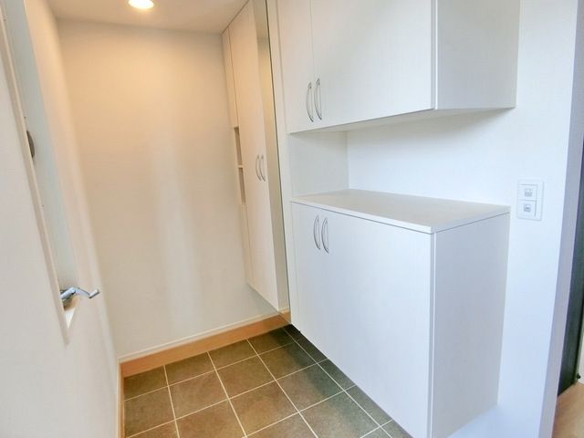 玄関　☆ベビーカーも置ける玄関