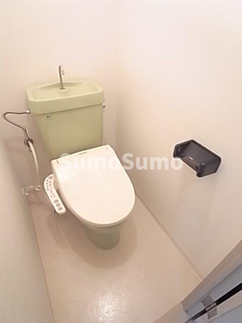 トイレ　清潔感のあるトイレです