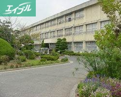 小学校　倉敷市立西阿知小学校（小学校）まで978m