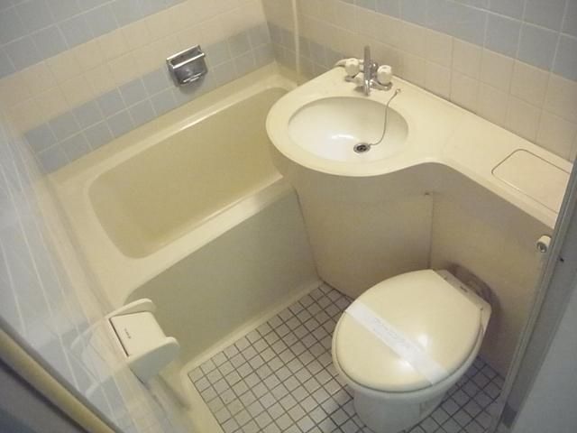 洗面設備　清潔感のある水周り