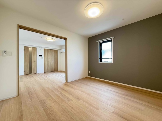 その他部屋・スペース　アクセントクロス仕様で、お部屋をオシャレに演出してくれます♪