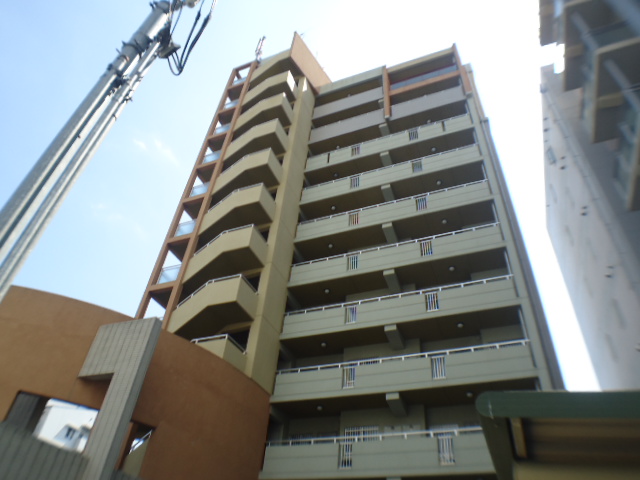 建物外観　オートロック・エレベーター。