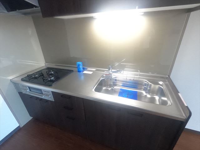 キッチン　ガスコンロ設置可能。