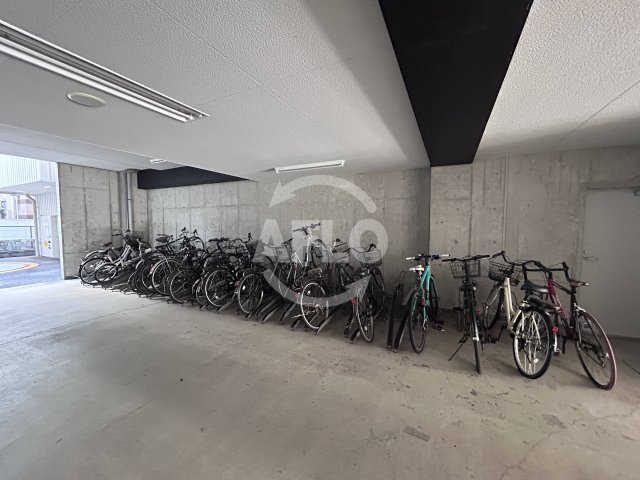 その他　レジディア江坂　駐輪場