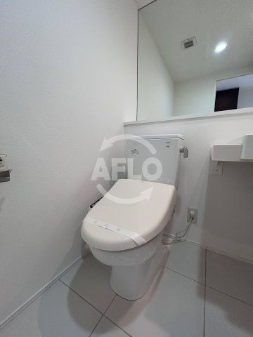 トイレ　レジディア江坂　トイレ