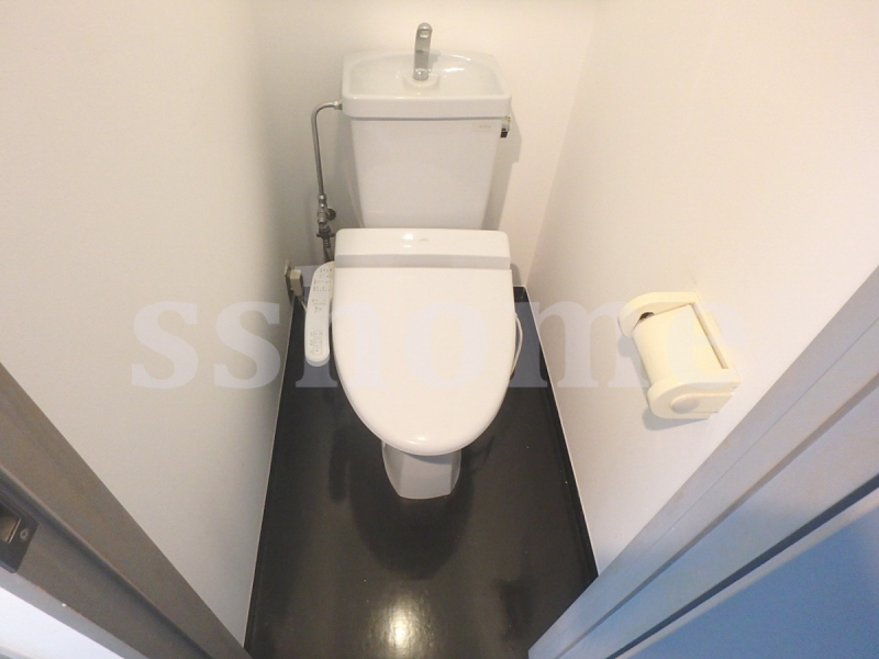 トイレ　温水洗浄便座