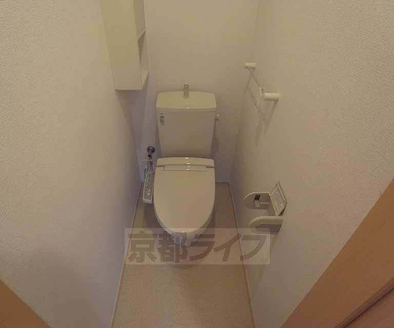 トイレ　ウォシュレット付です。