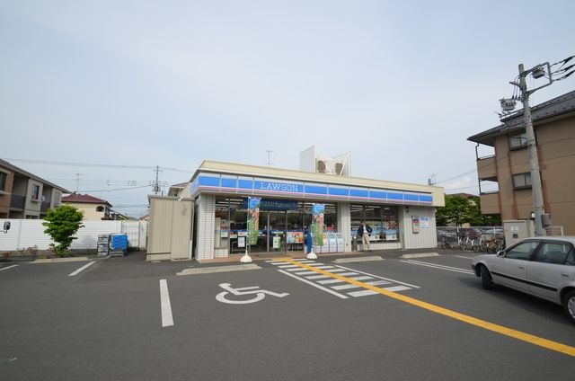 コンビニ　ローソン蓮田馬込一丁目店（コンビニ）まで199m