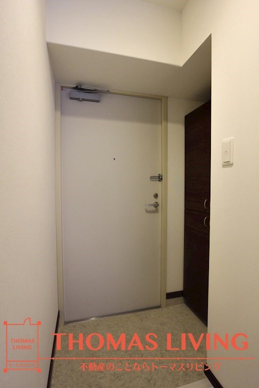 玄関　広々とした玄関収納付きです。