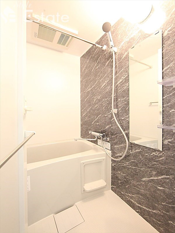 バス・シャワールーム　バスルーム