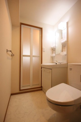 トイレ　※別部屋参考写真となります