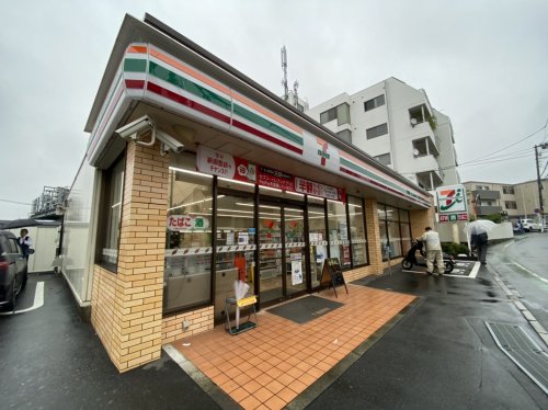 コンビニ　セブンイレブン 横浜保土ケ谷公園前店（コンビニ）まで518m