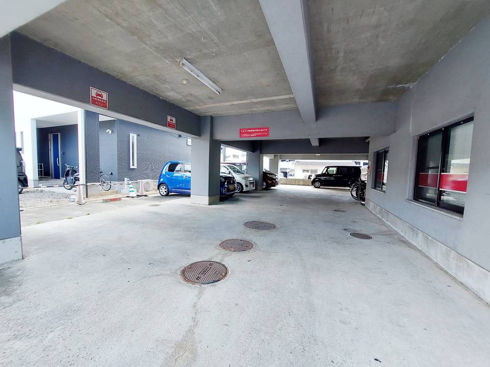 駐車場　駐車場