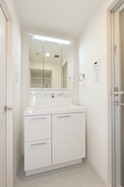 洗面設備　※写真は同タイプ住戸です。