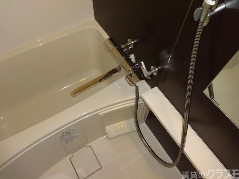 バス・シャワールーム　お風呂に負けずピカピカになりましょう！