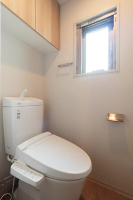 トイレ　温水洗浄便座