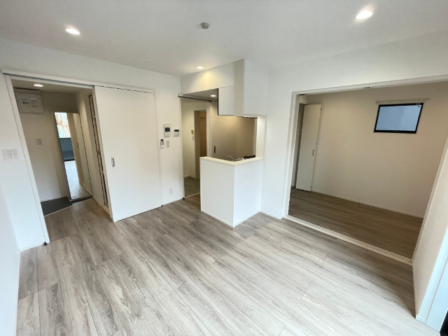 居室・リビング　８，４帖