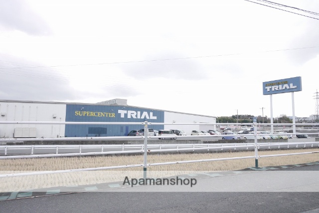 コンビニ　トライアル（コンビニ）まで1500m