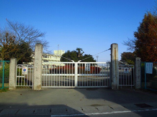 小学校　佐野市立界小学校（小学校）まで2100m