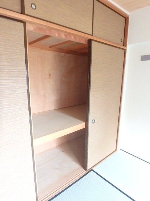 収納　内装写真別号室参照