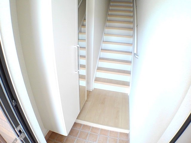 玄関　収納もある玄関です