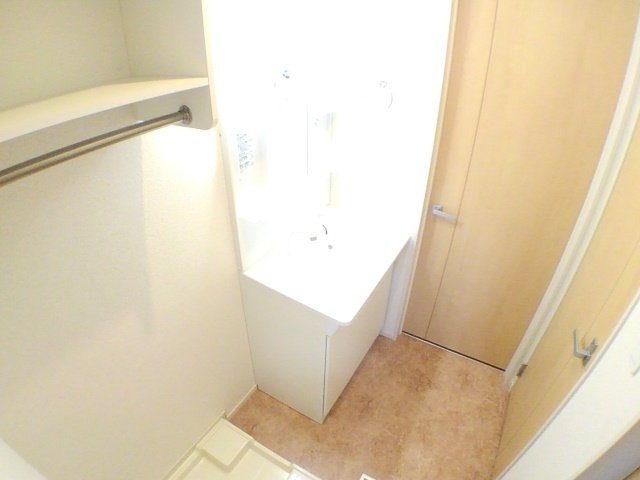 洗面設備　使いやすい洗面所です