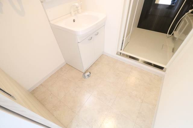 洗面設備　広々脱衣所スペース♪