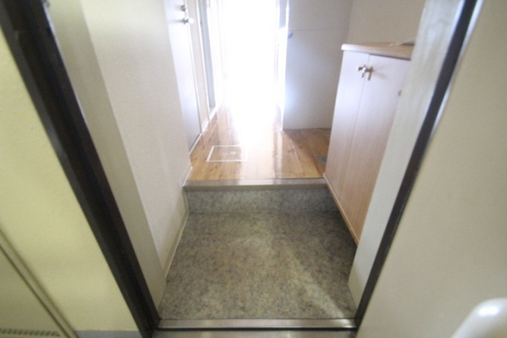 玄関　※別号室の写真です