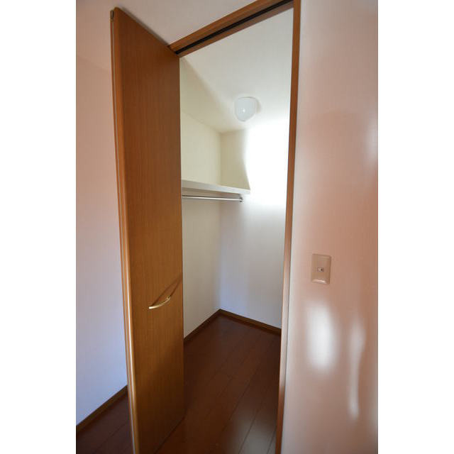 収納　ウォークインクローゼット