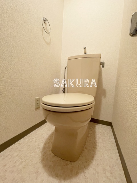 トイレ　落ち着いた色調のトイレです♪