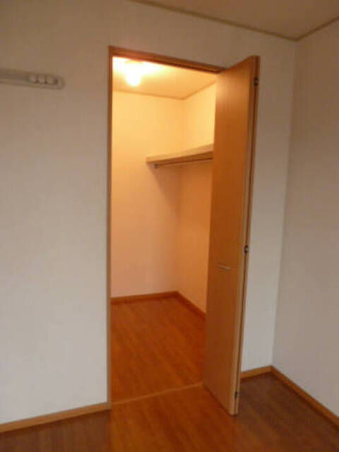 収納　ウォークインクローゼット