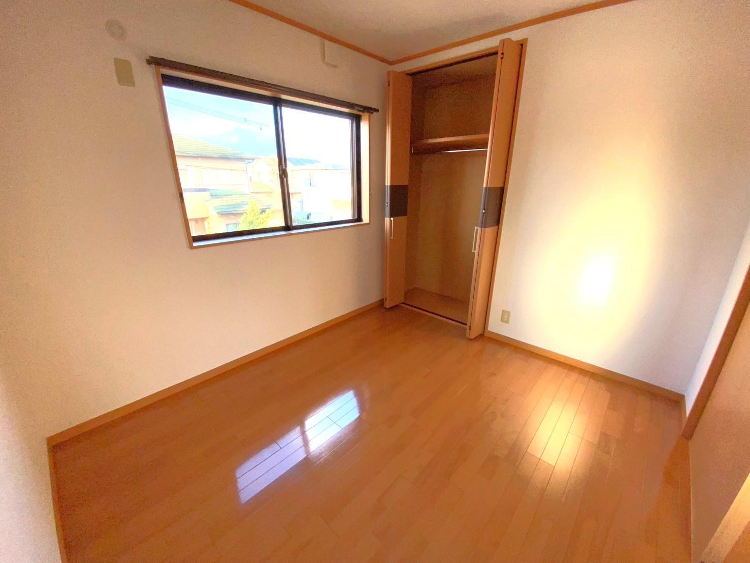 その他部屋・スペース　北側の洋室はクローゼット付きです。