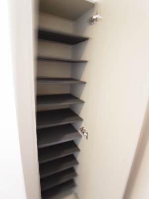 玄関　大容量シューズボックス