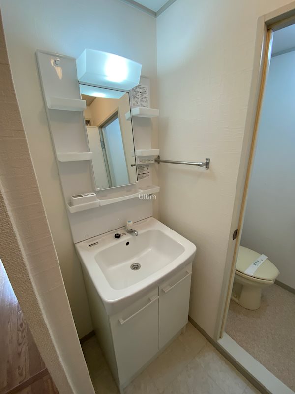 洗面設備　※他の部屋の写真です