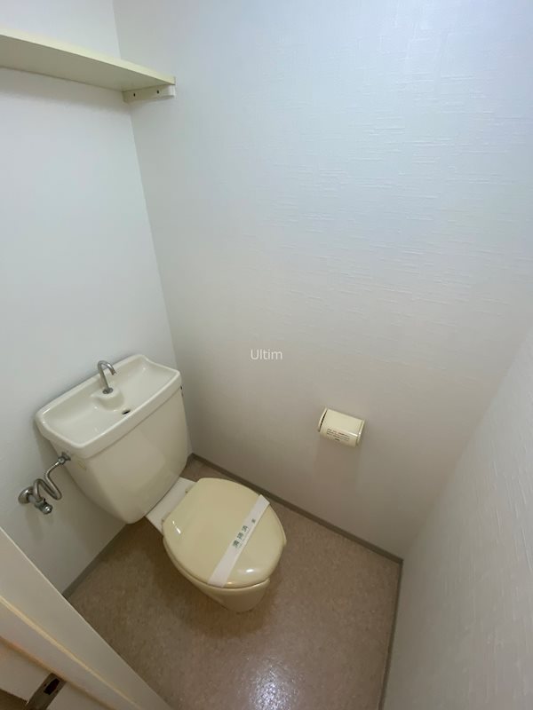 トイレ　※他の部屋の写真です