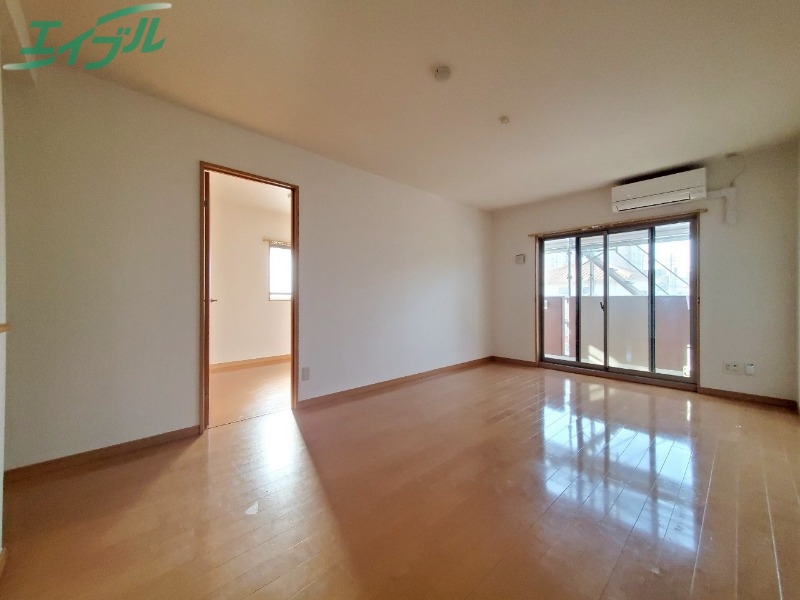 居室・リビング　同型別部屋写真