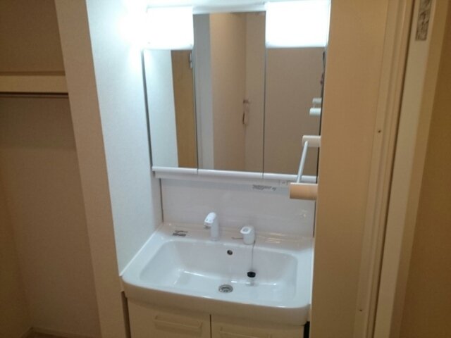 洗面設備　広い洗面スペース