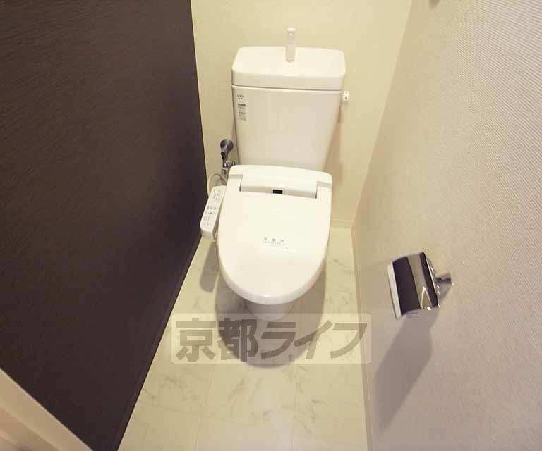 トイレ　ウォシュレット付きの落ち着きトイレット。