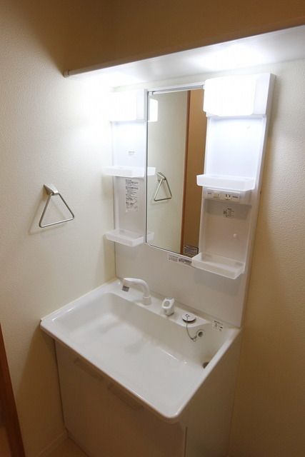 洗面設備　★朝の準備も快適な洗面台★