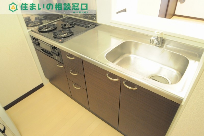 キッチン　実際のお部屋と異なる場合がございます。