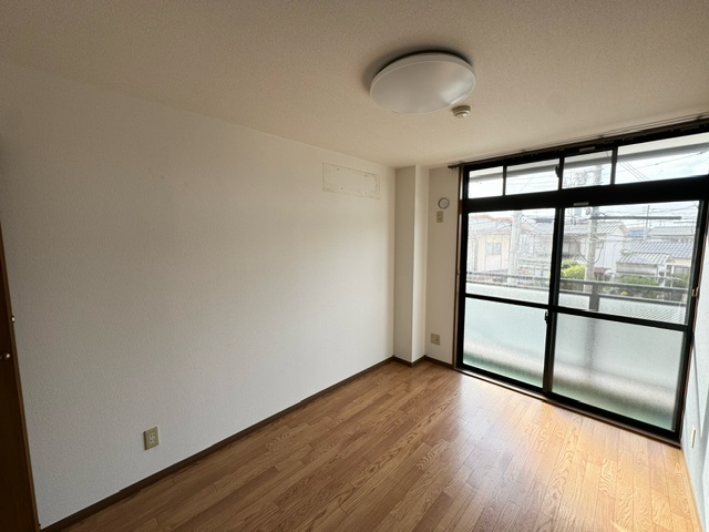 居室・リビング　スタンダードな洋室です