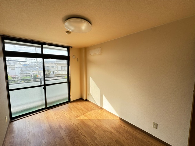 居室・リビング　広々とした洋室です