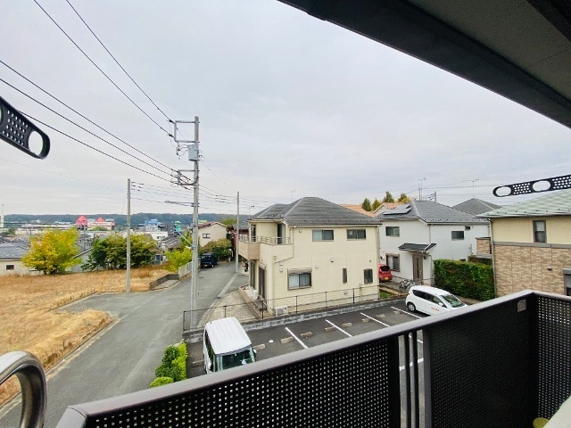 眺望　同一建物内２０１号室内装写真転載